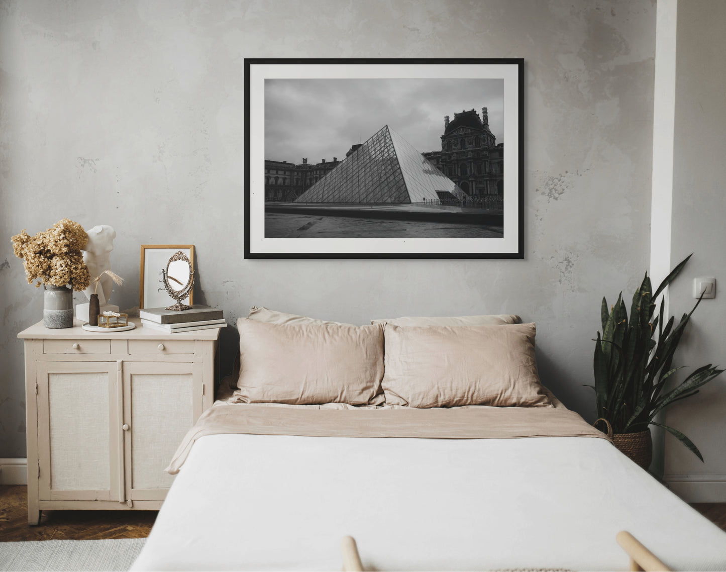 Paris Louvre B&W